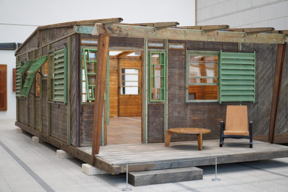 ピエール・ジャンヌレの代表作は？名作椅子などをまとめました