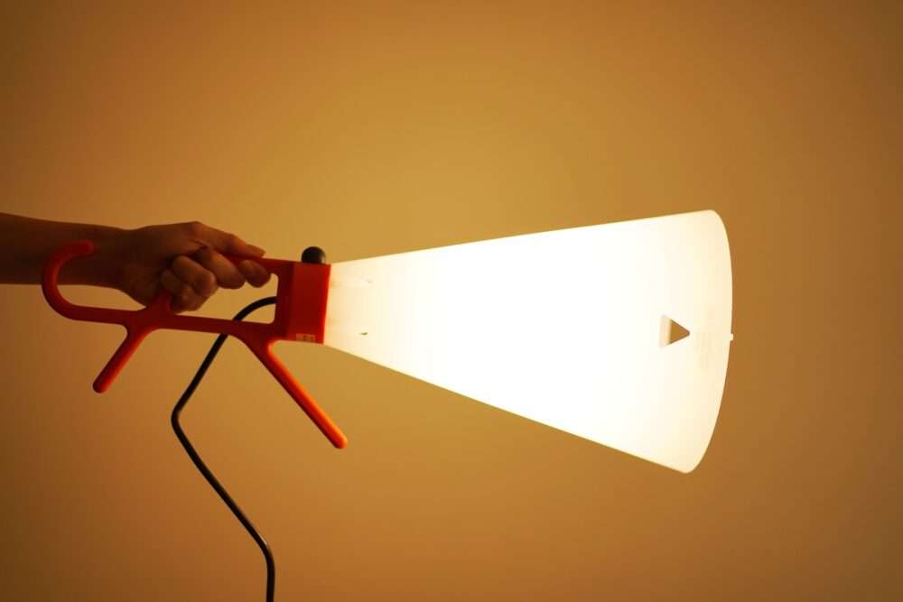 メイデイ・懐中電灯として