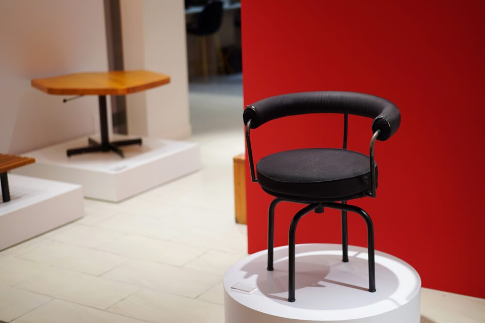 フランス】おしゃれなデザイナーズ・名作椅子8選！│とりあえず家具