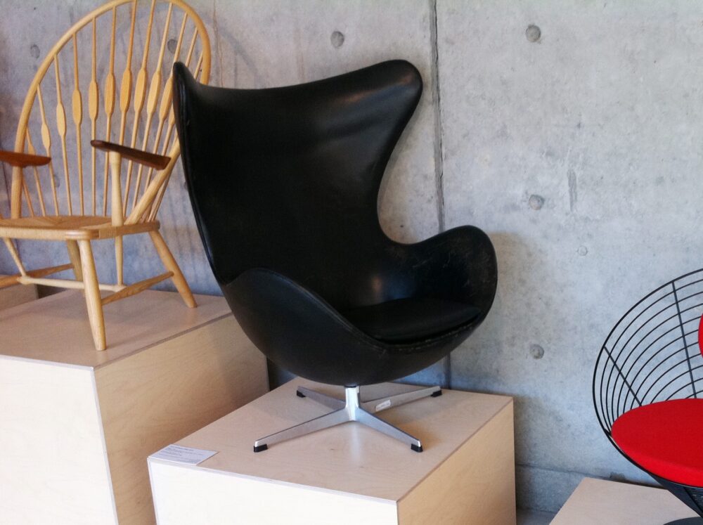 5分でわかる】アルネ・ヤコブセンとは。名作家具・椅子・照明一覧