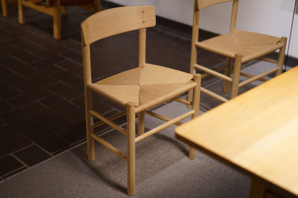 5分でわかる】ボーエ・モーエンセンとは。代表作J39などの名作椅子や